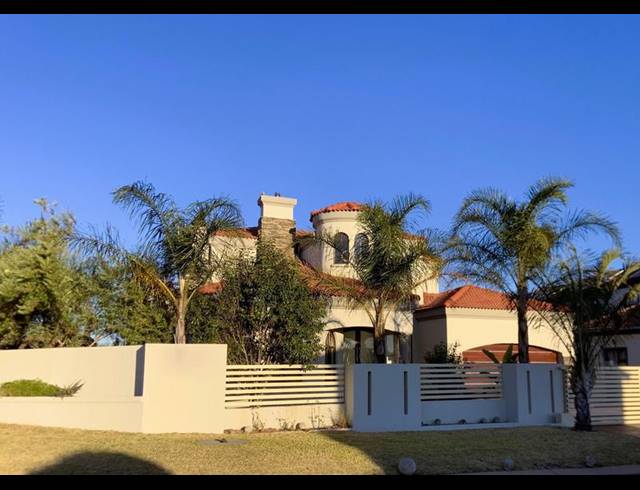 5 BEDROOM HOUSE FOR SALE IN THE REEDS